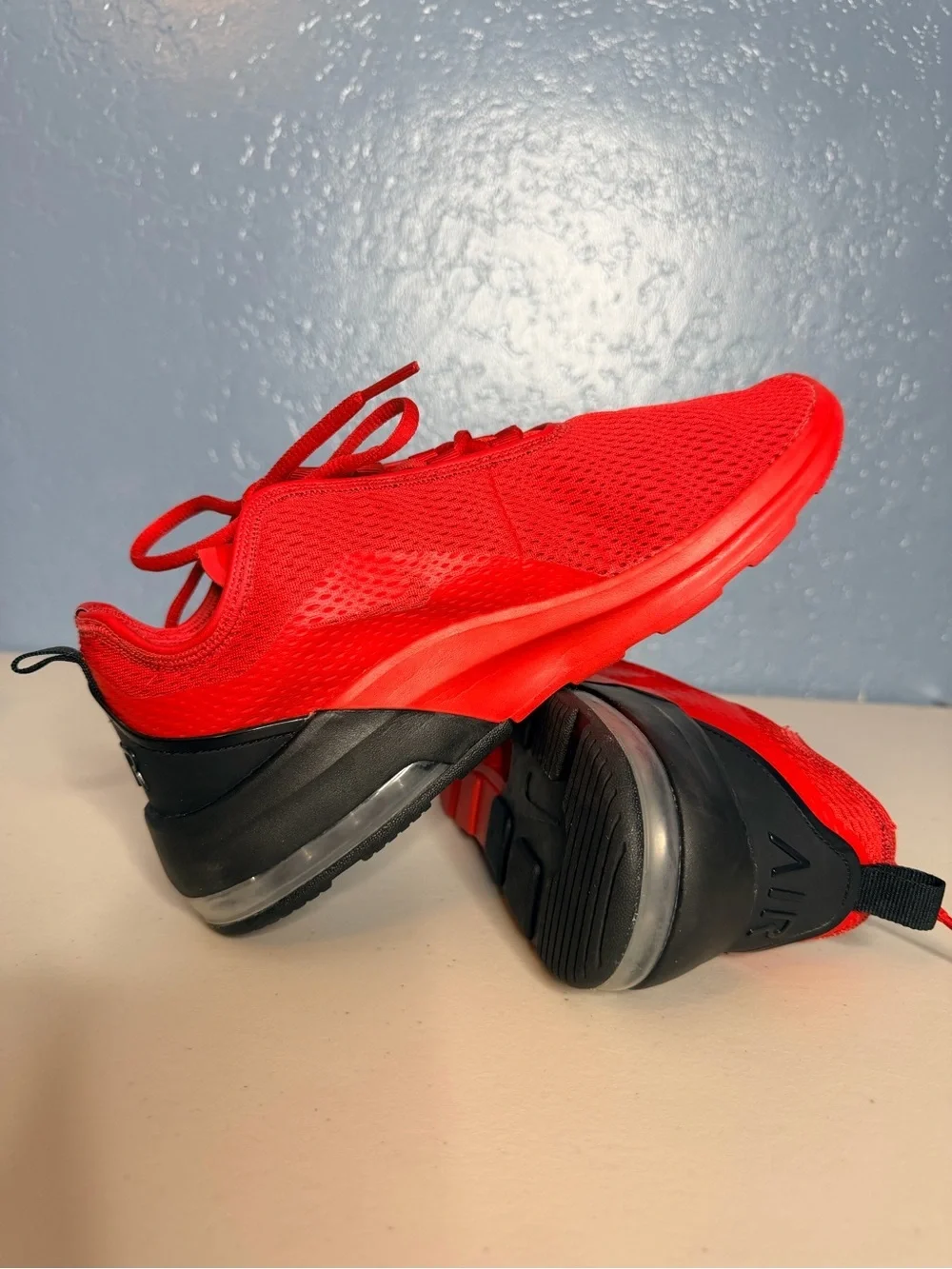 Nike Air Max Motion 2 in University Red and Black A00266-601 men size 8